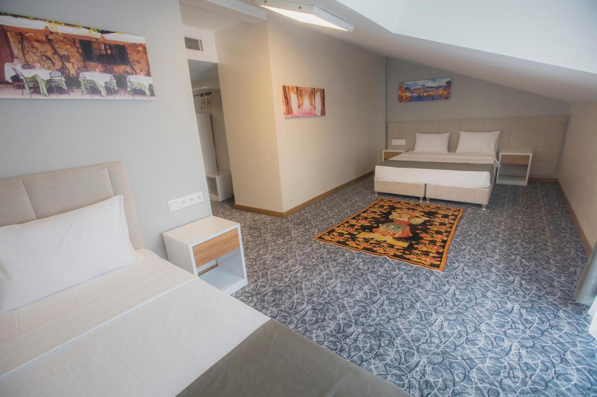 Deluxe Family Suite Balcony