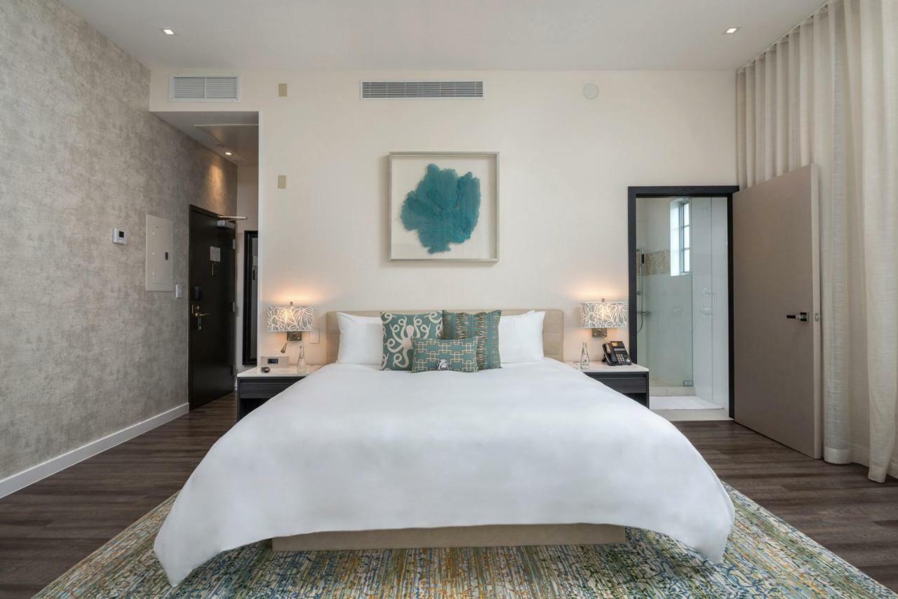 Premier Corner Suite