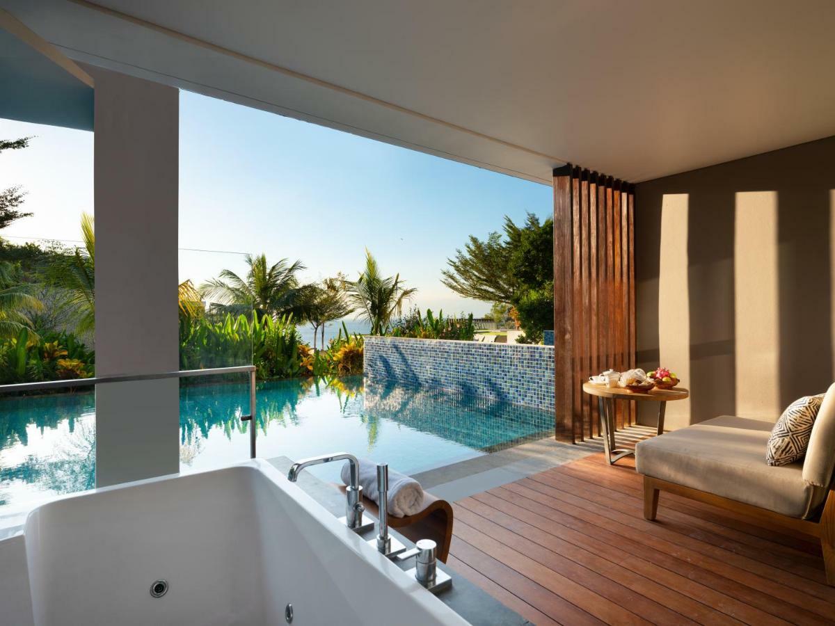 Suíte com Piscina, Vista do Jardim e Benefícios Grátis