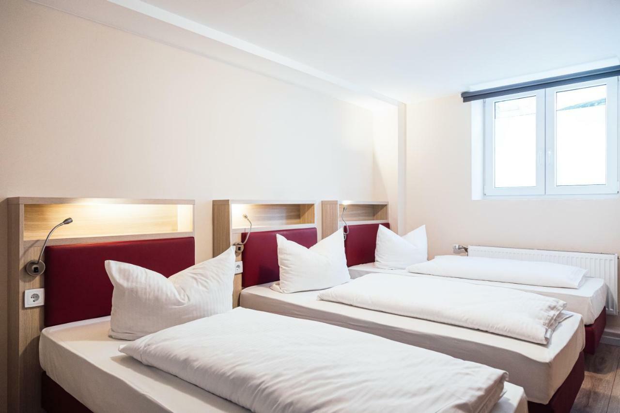 Economy Triple Room Souterrain own External Bathroom