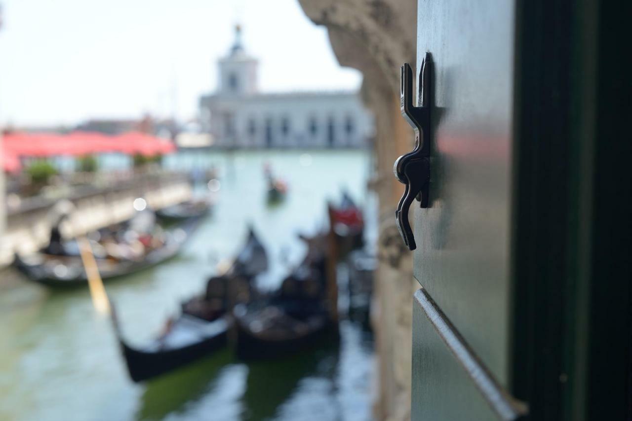 Deluxe Double or Twin Room Canal View