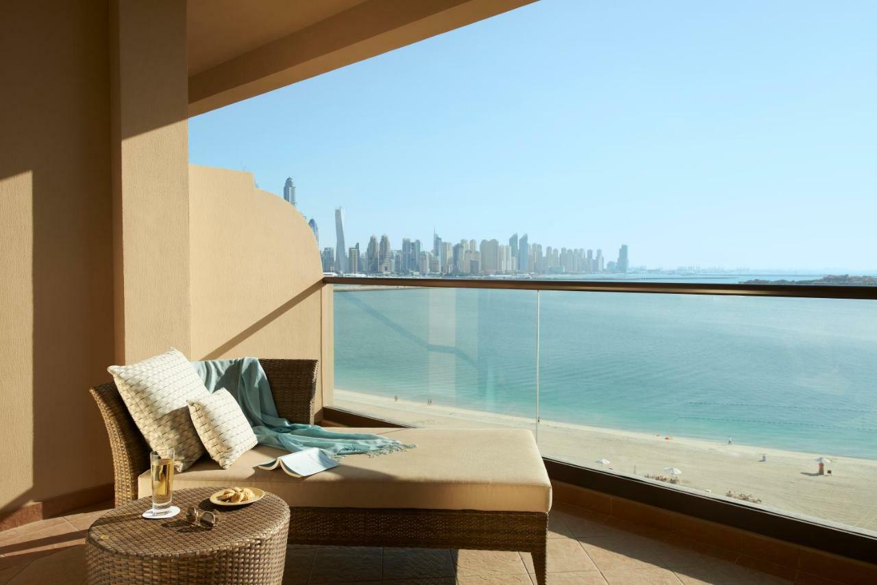 Deluxe King Room Palm Sea View