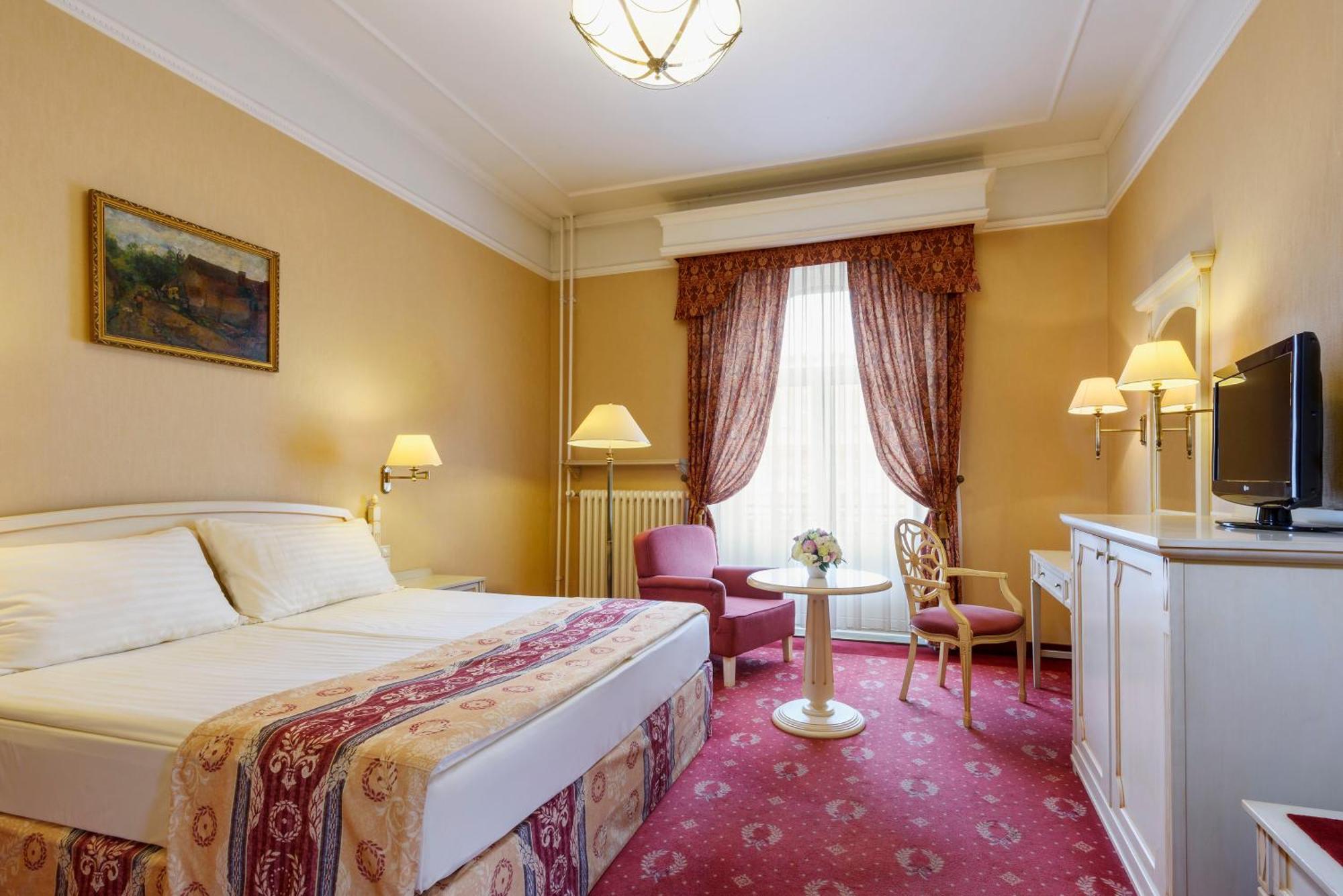 Classic Double Room