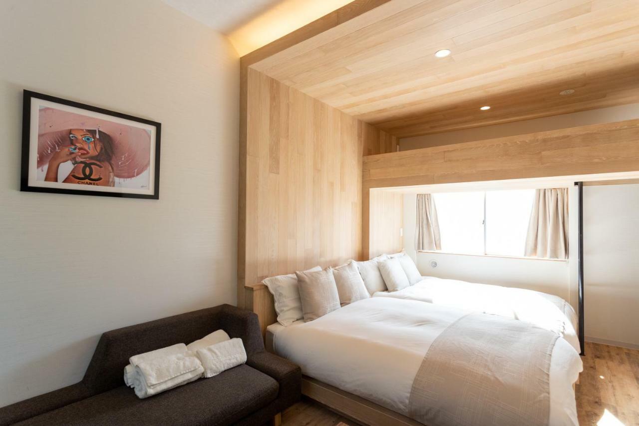 Zweibettzimmer mit Badewanne