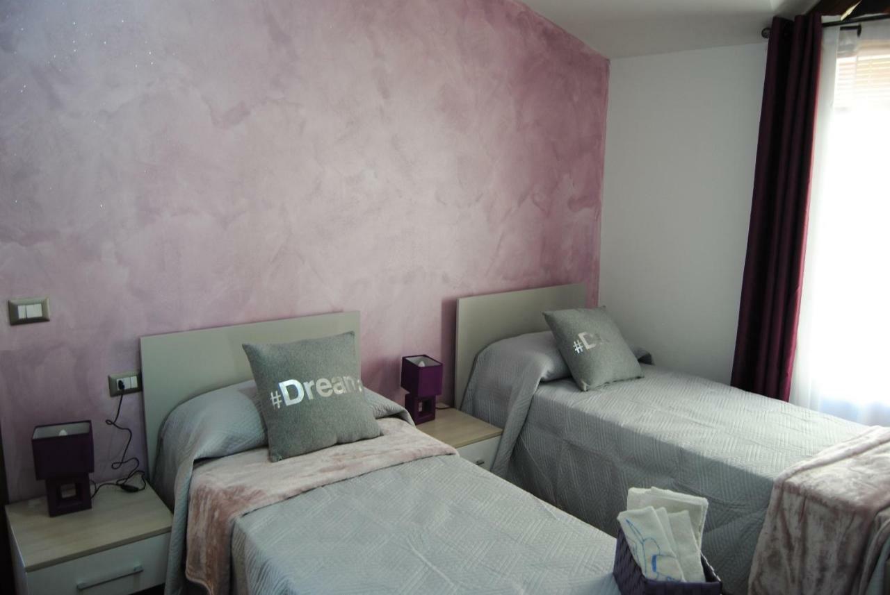 Double or Twin Room Private Bathroom