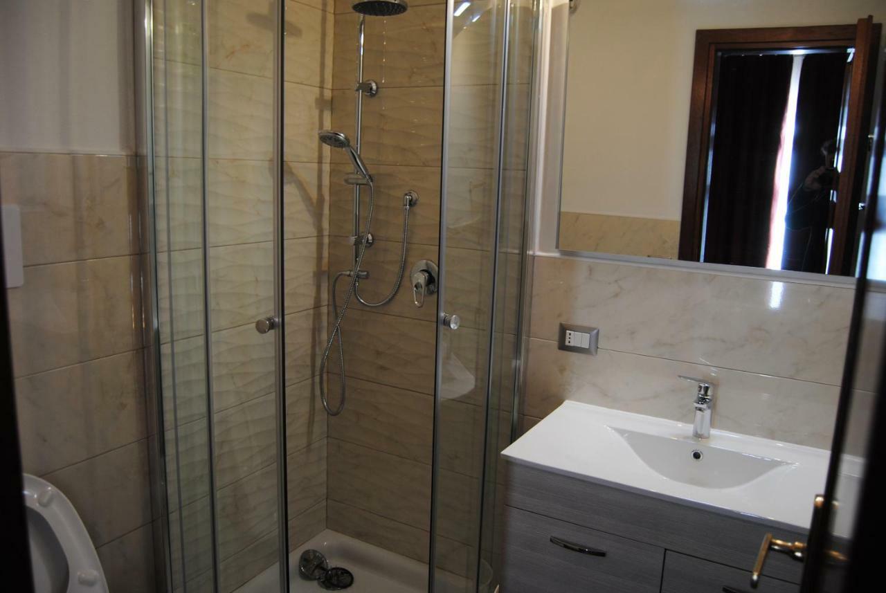 Double or Twin Room Private Bathroom