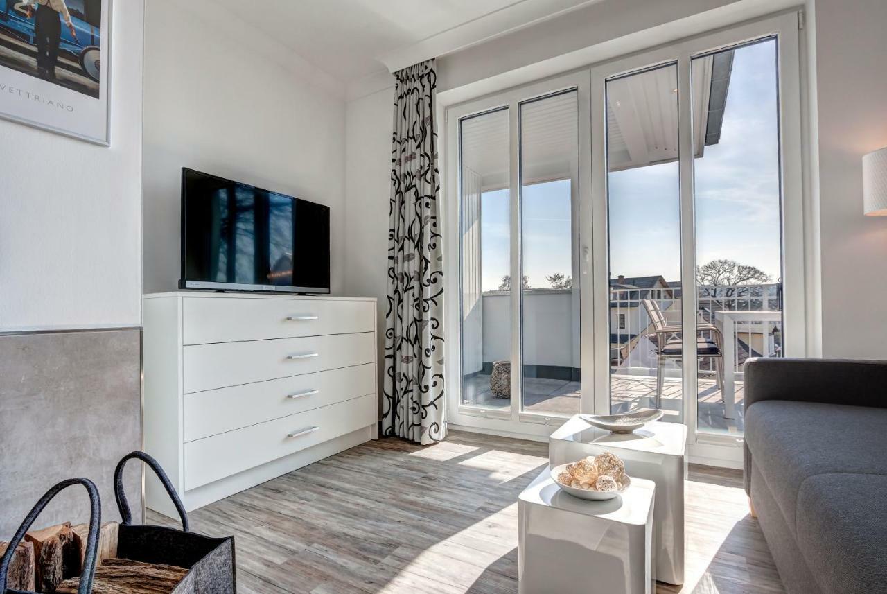 One-Bedroom Penthouse Apartment,856203776:JPEG