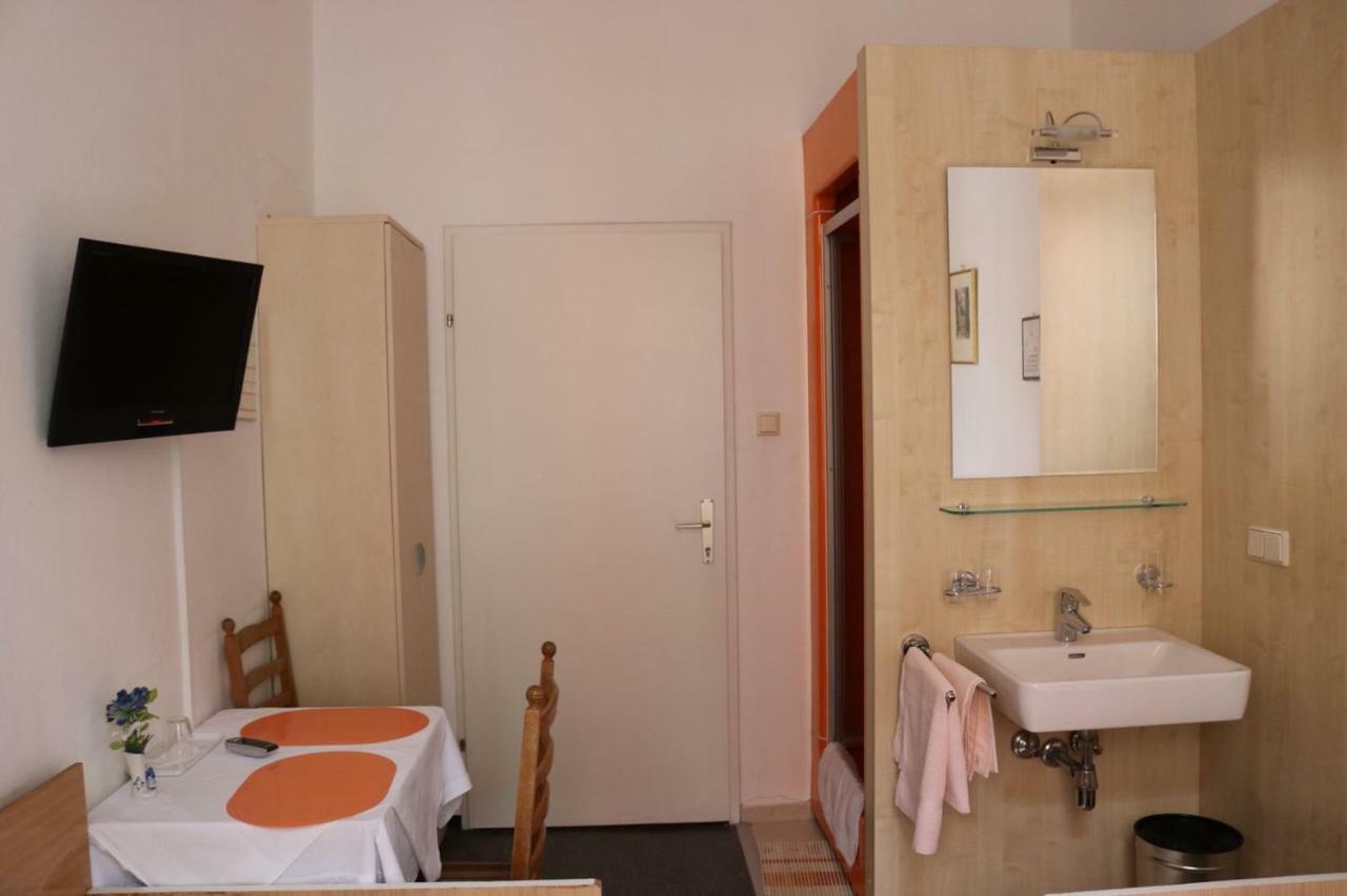 Budget Single Room