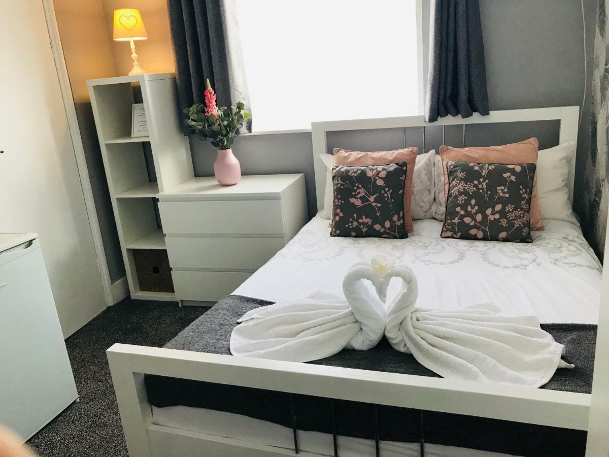 Double Room Private Bathroom