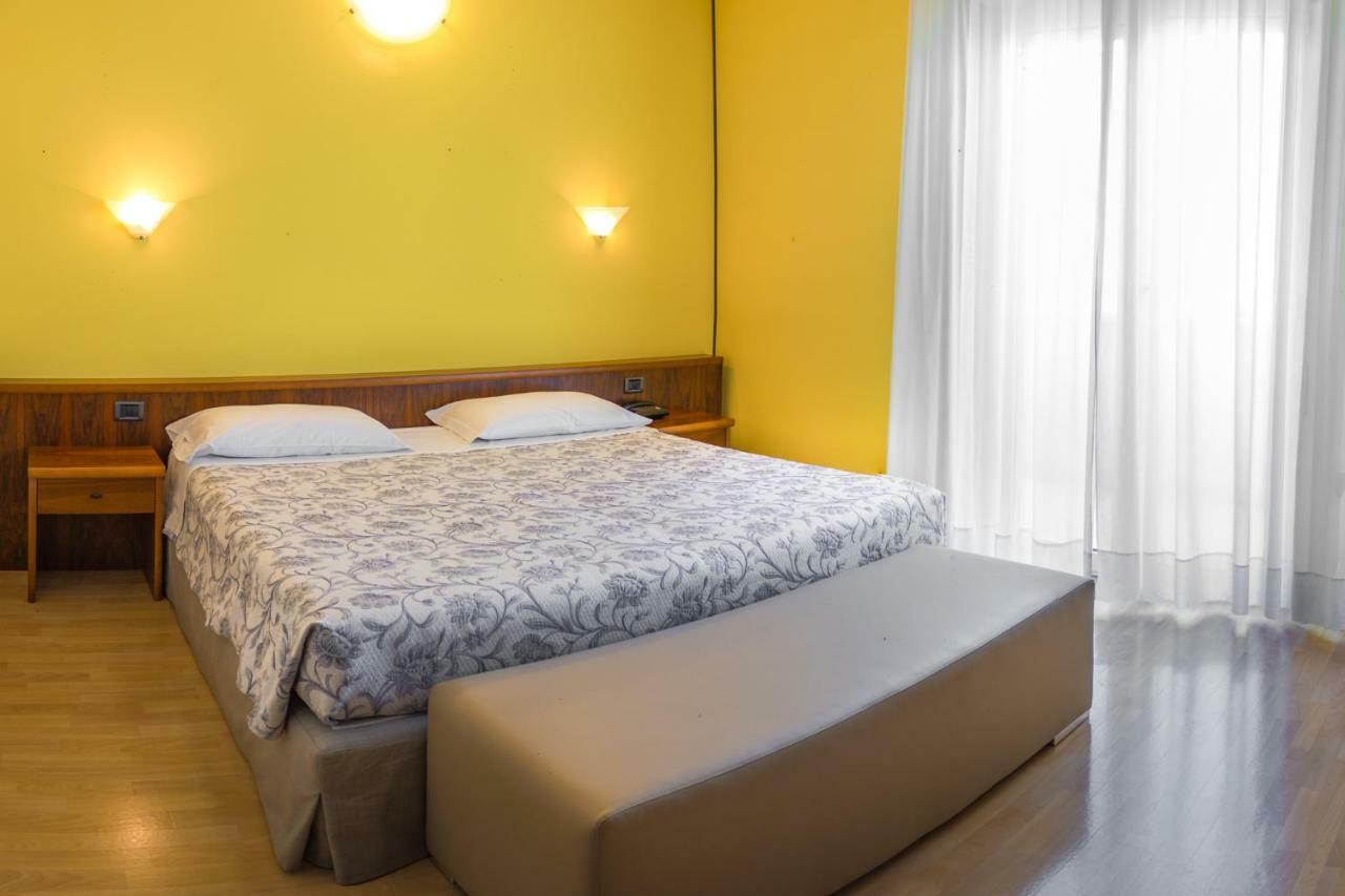 Double Room,908325121:JPEG