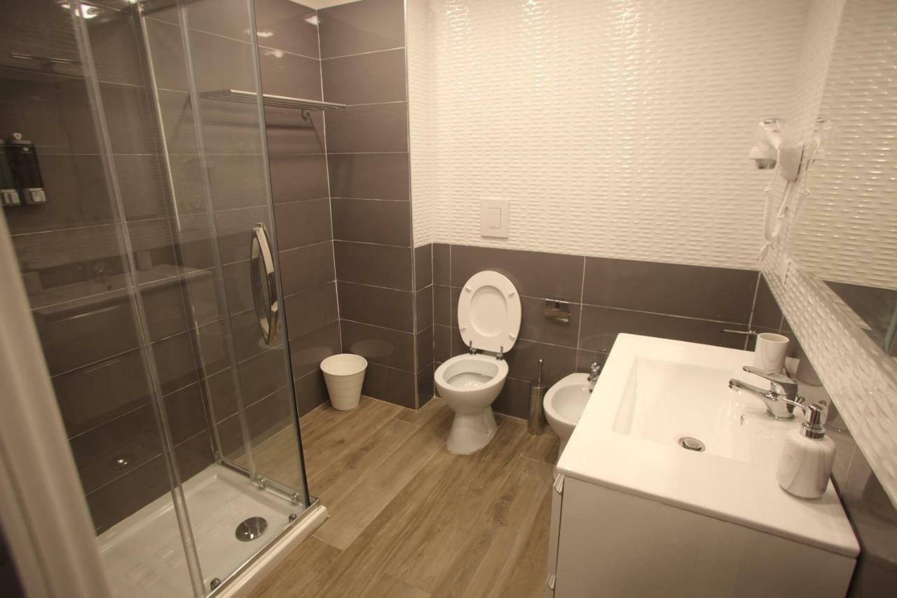 Twin Room Private Bathroom