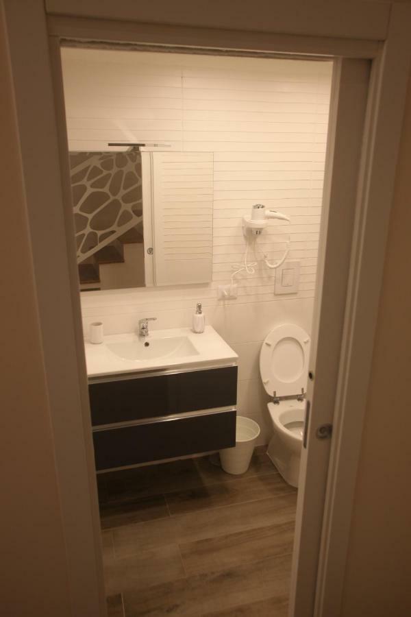 Family Room Private Bathroom