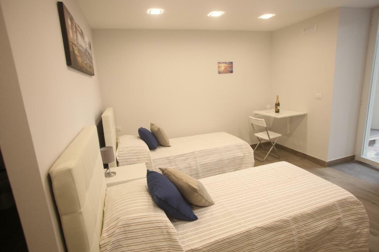 Twin Room Private Bathroom