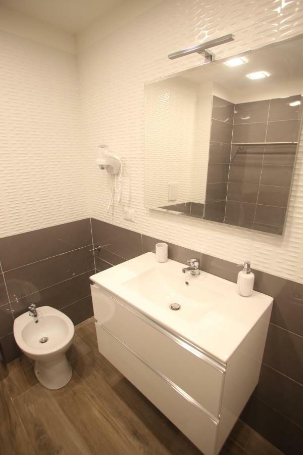 Twin Room Private Bathroom