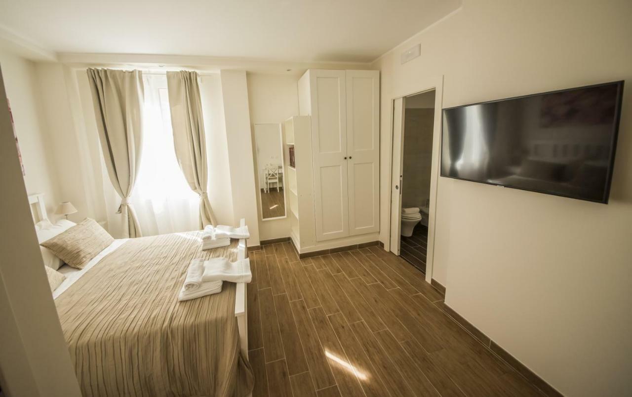 Deluxe Double Room,902642389:JPEG