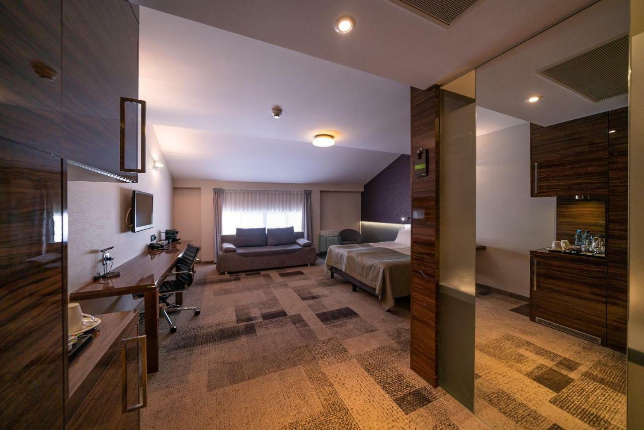 Superior Double Room with Sofa,906460402:JPEG