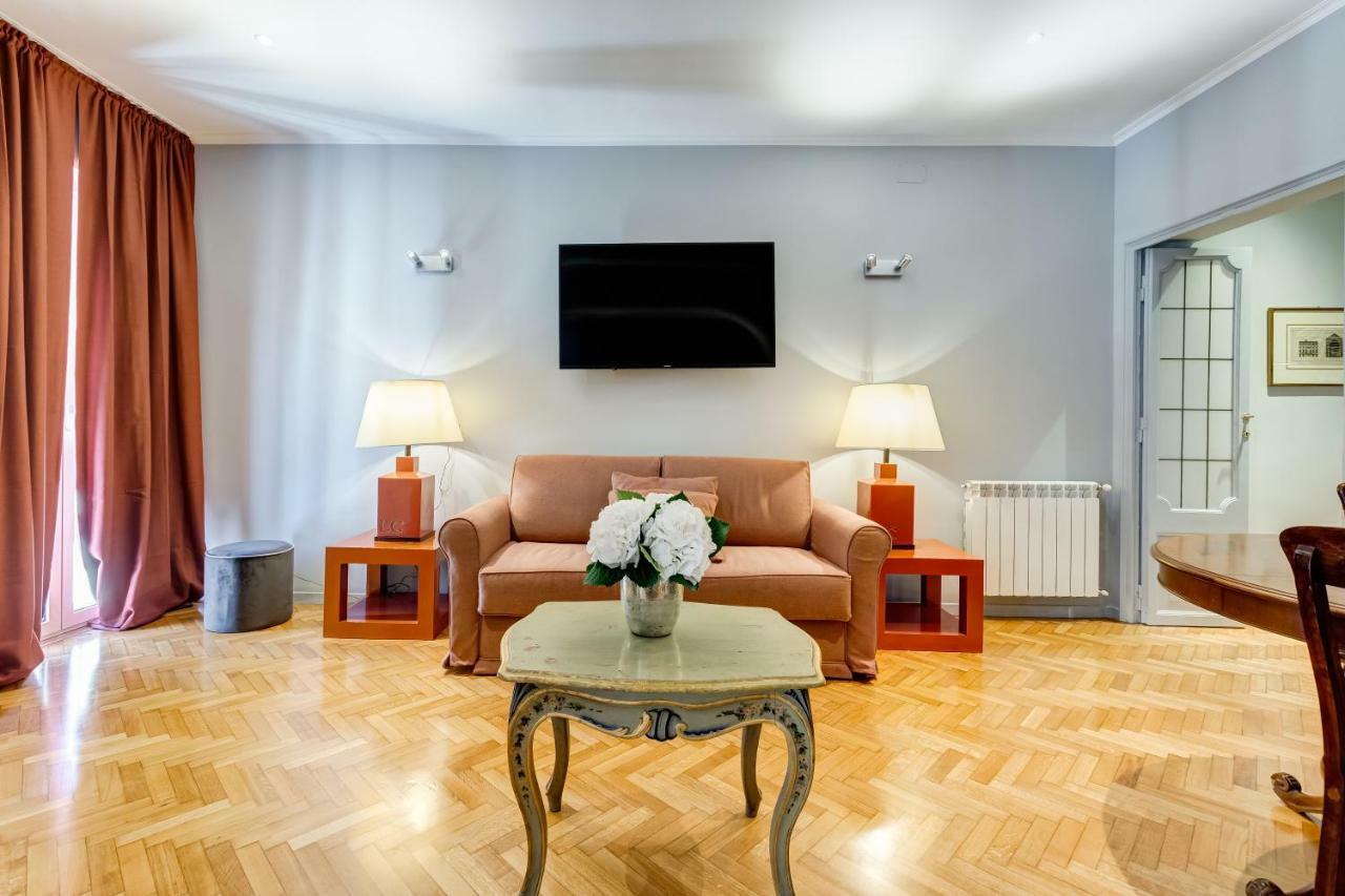 Deluxe Apartment Bright Suite view