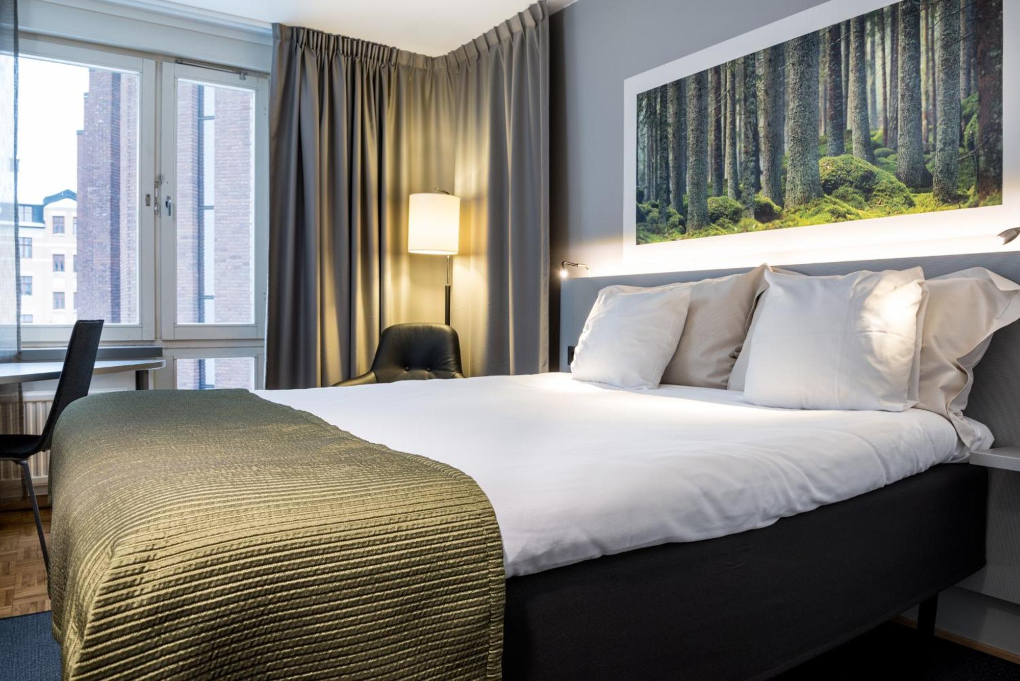 Small Double Room (140 cm bed)