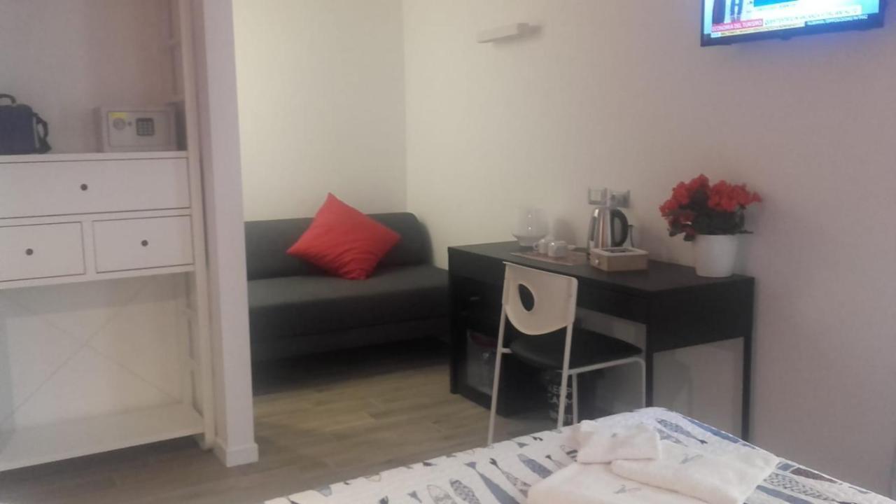 Double or Twin Room Private Bathroom