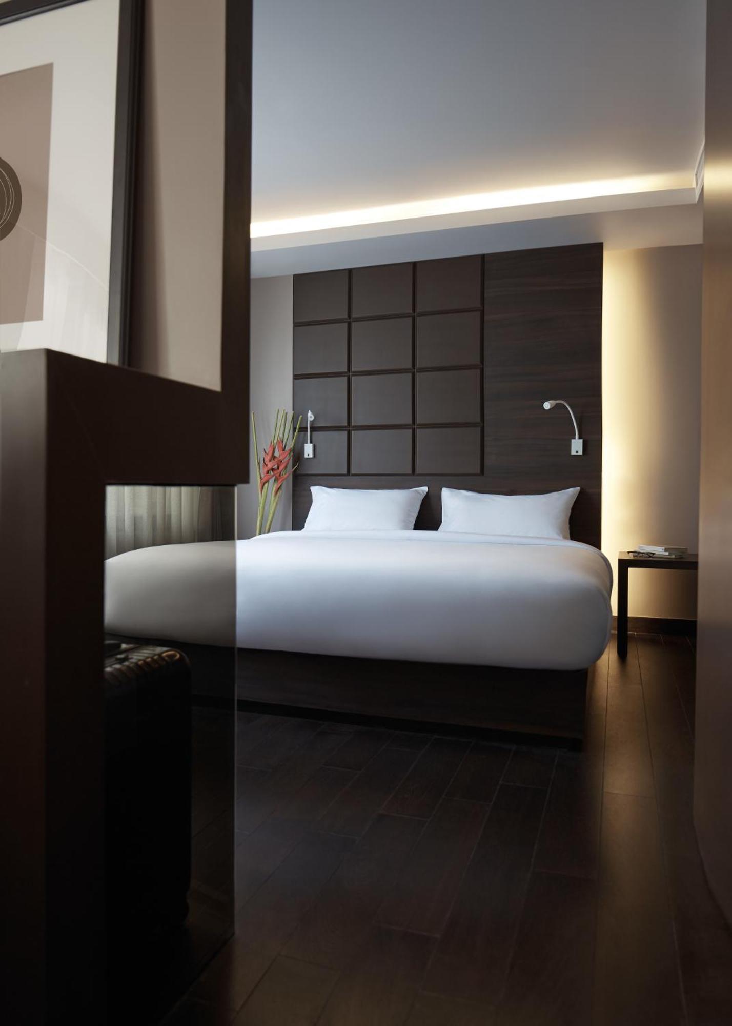Deluxe King Suite