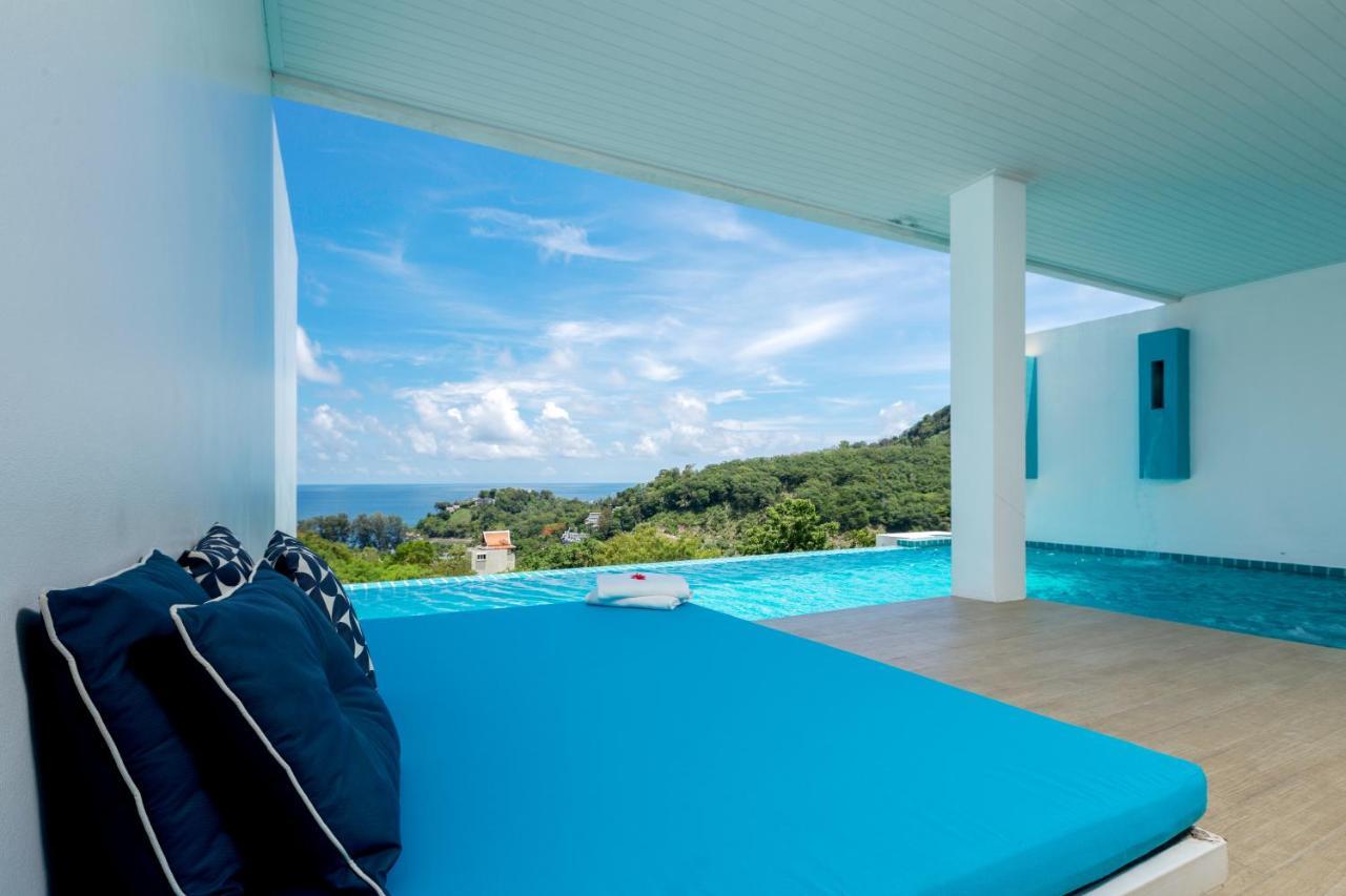 Grand Seaview Pool Suite