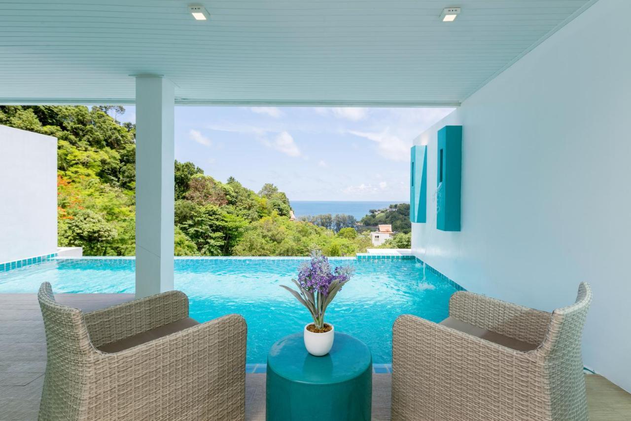 Grand Seaview Pool Suite