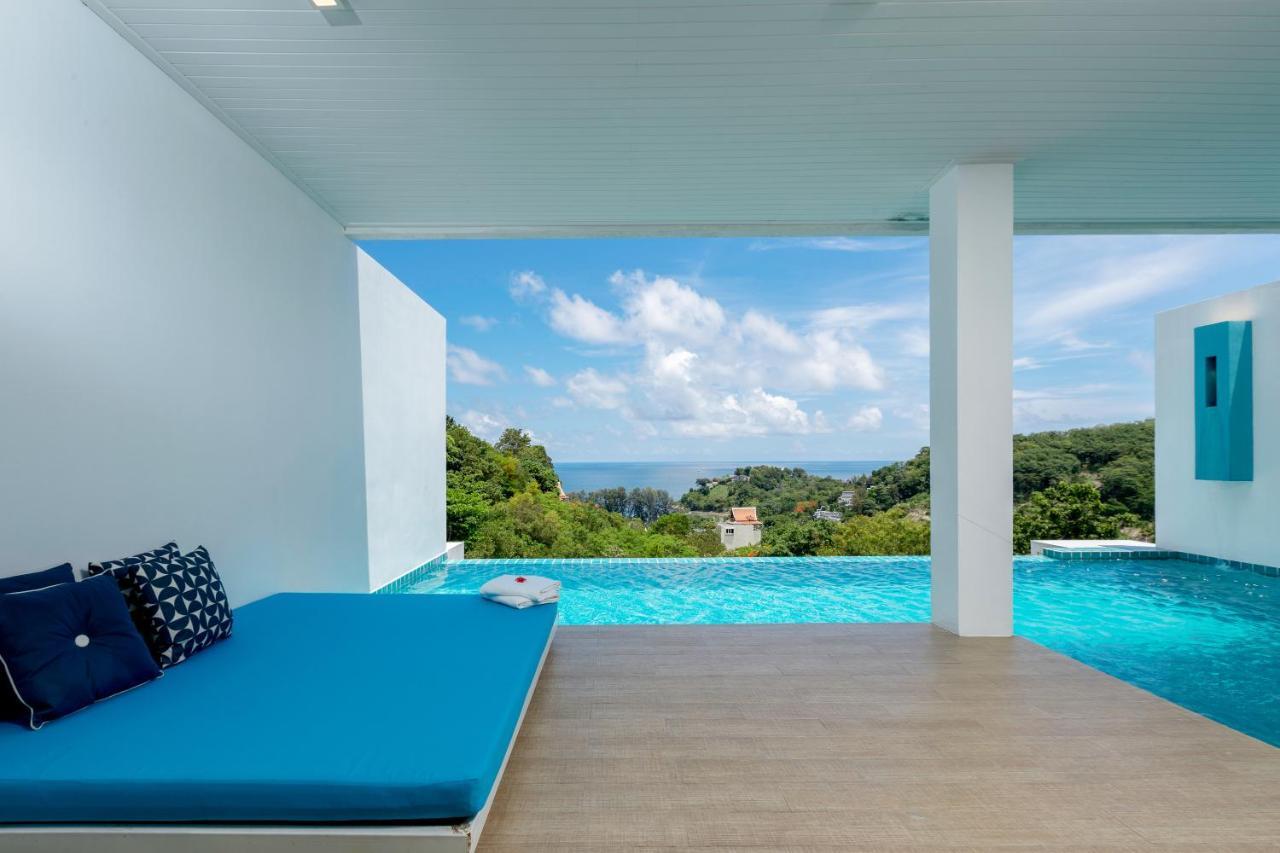 Grand Seaview Pool Suite