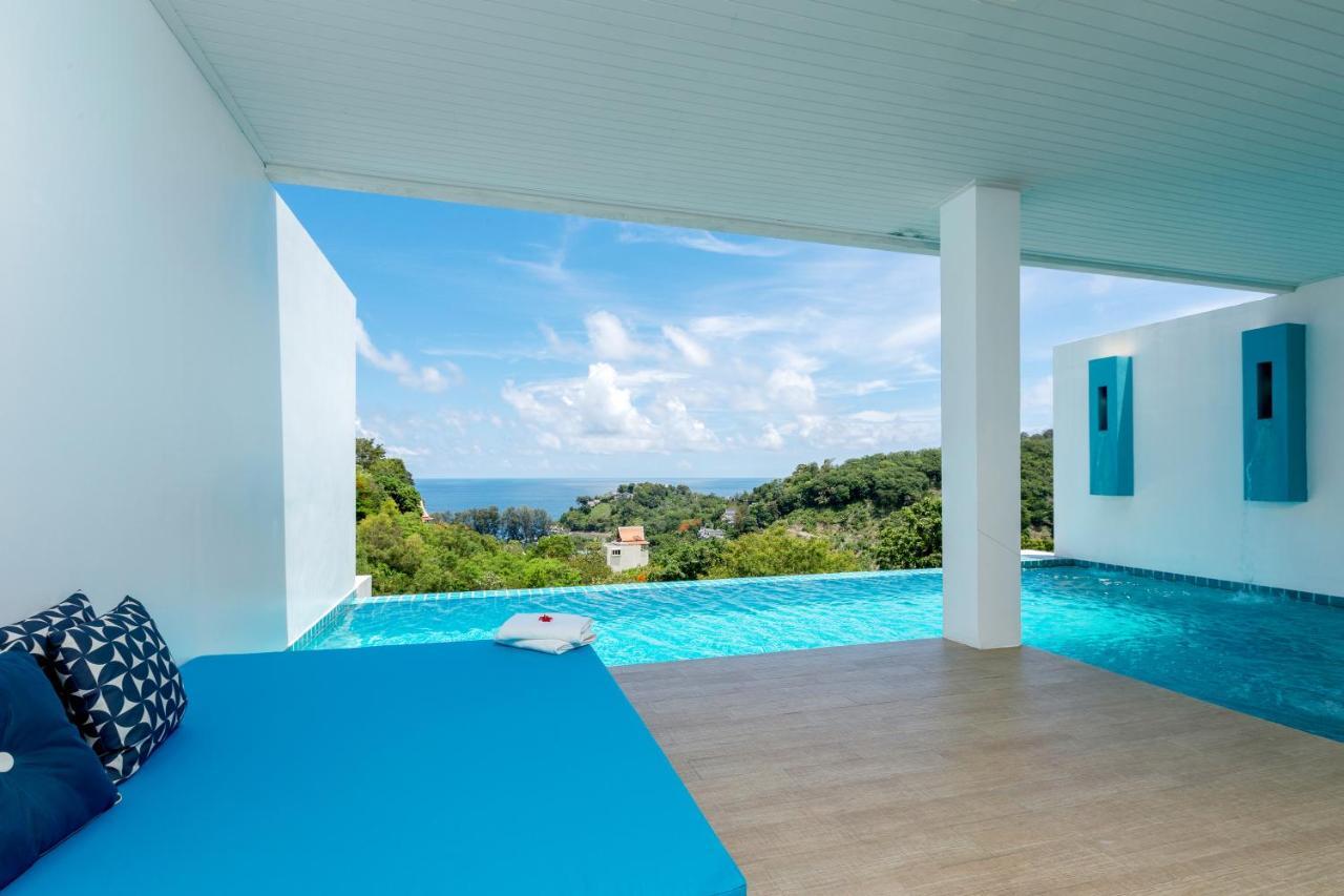 Grand Seaview Pool Suite