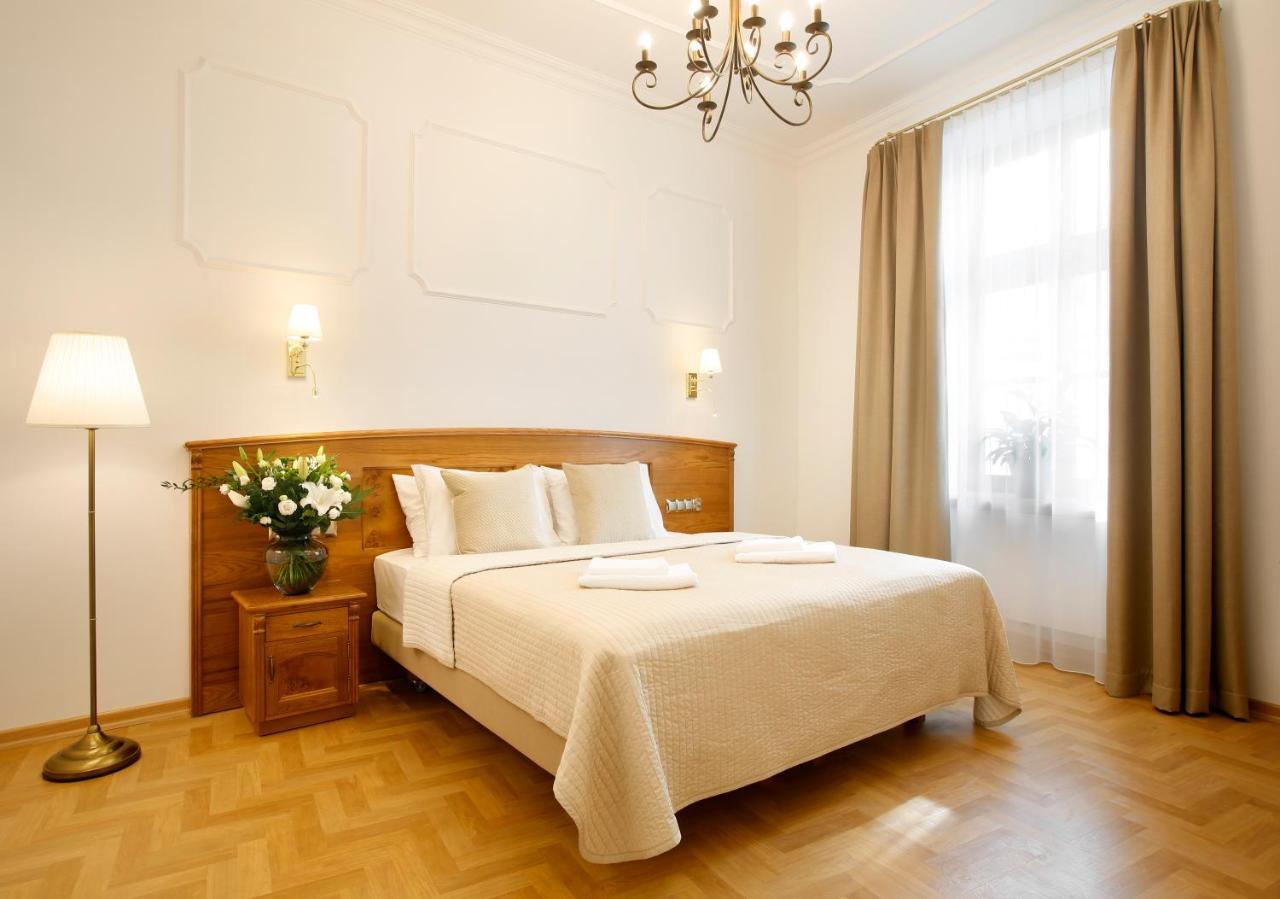 Superior Double or Twin Room,952398250:JPEG