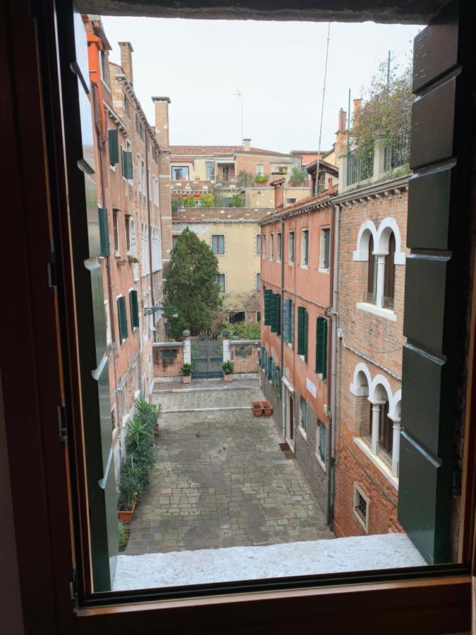 Deluxe Doppelzimmer mit Blick auf den Hof