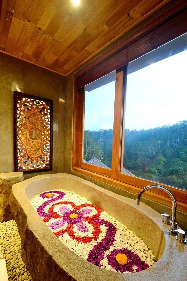 Poolvilla Asmara