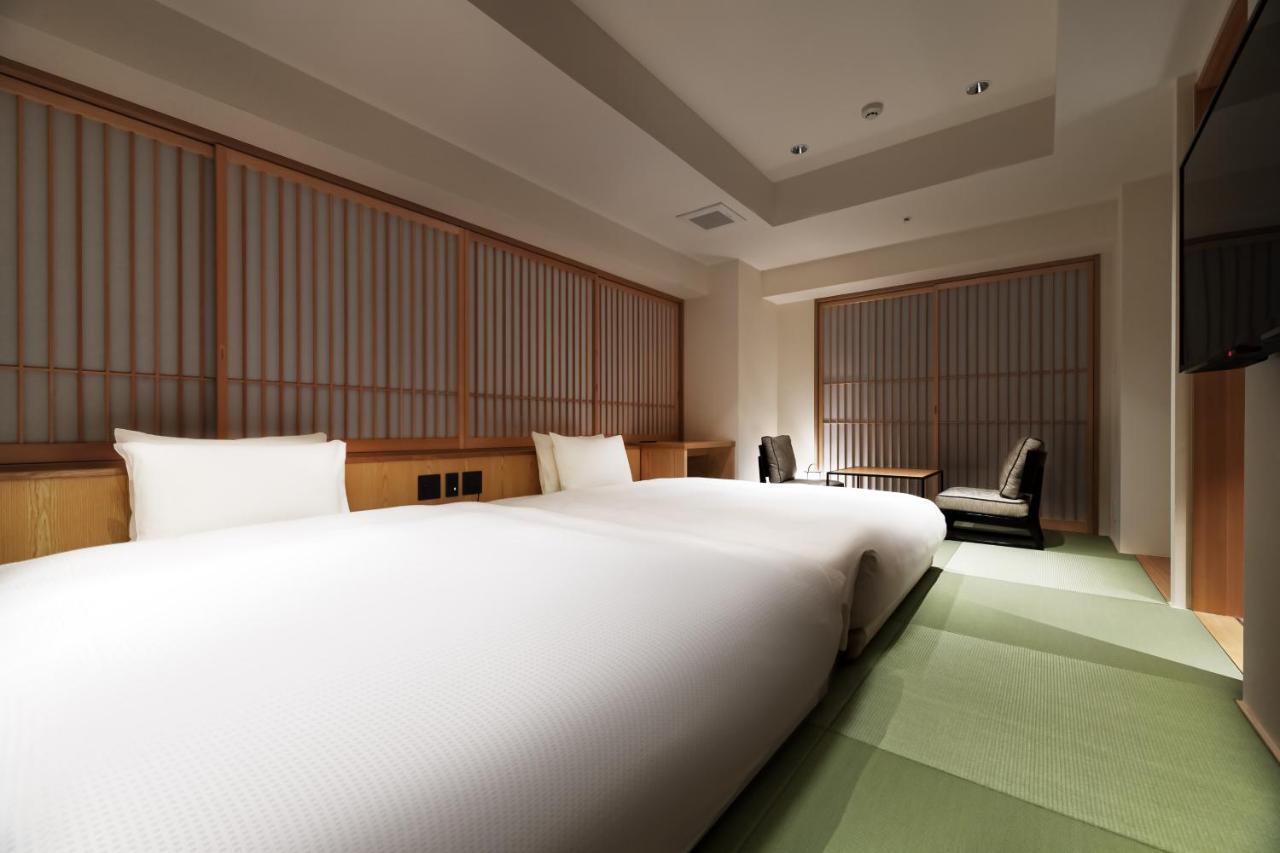 Japanese-Style Corner Twin Room Partially Open-Air Bath