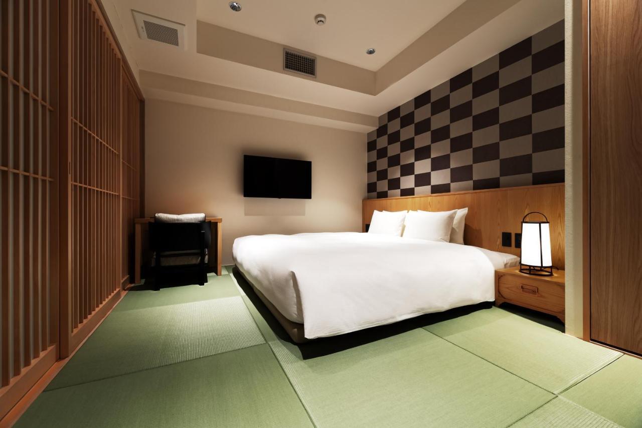 Japanese-Style King Bed Room Partially Open-Air Bath