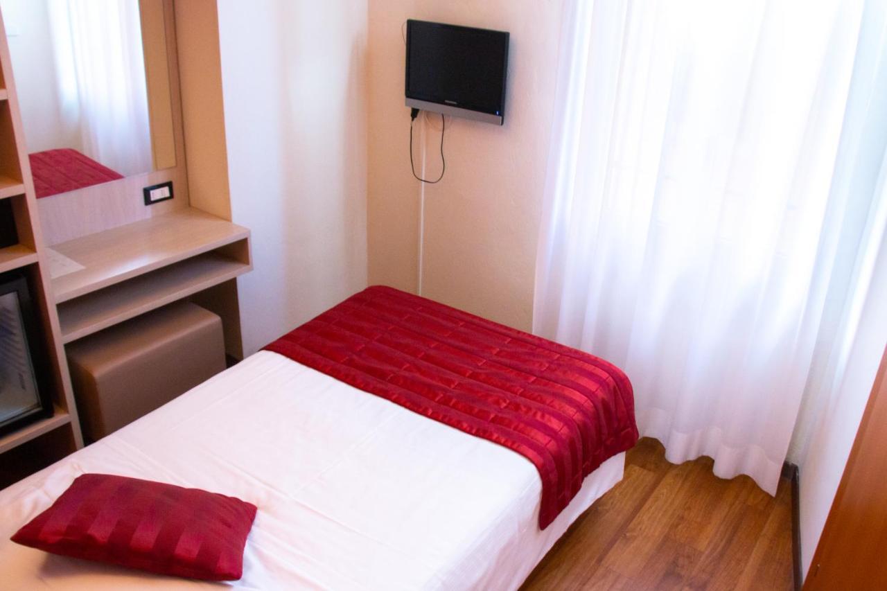 Compact Room