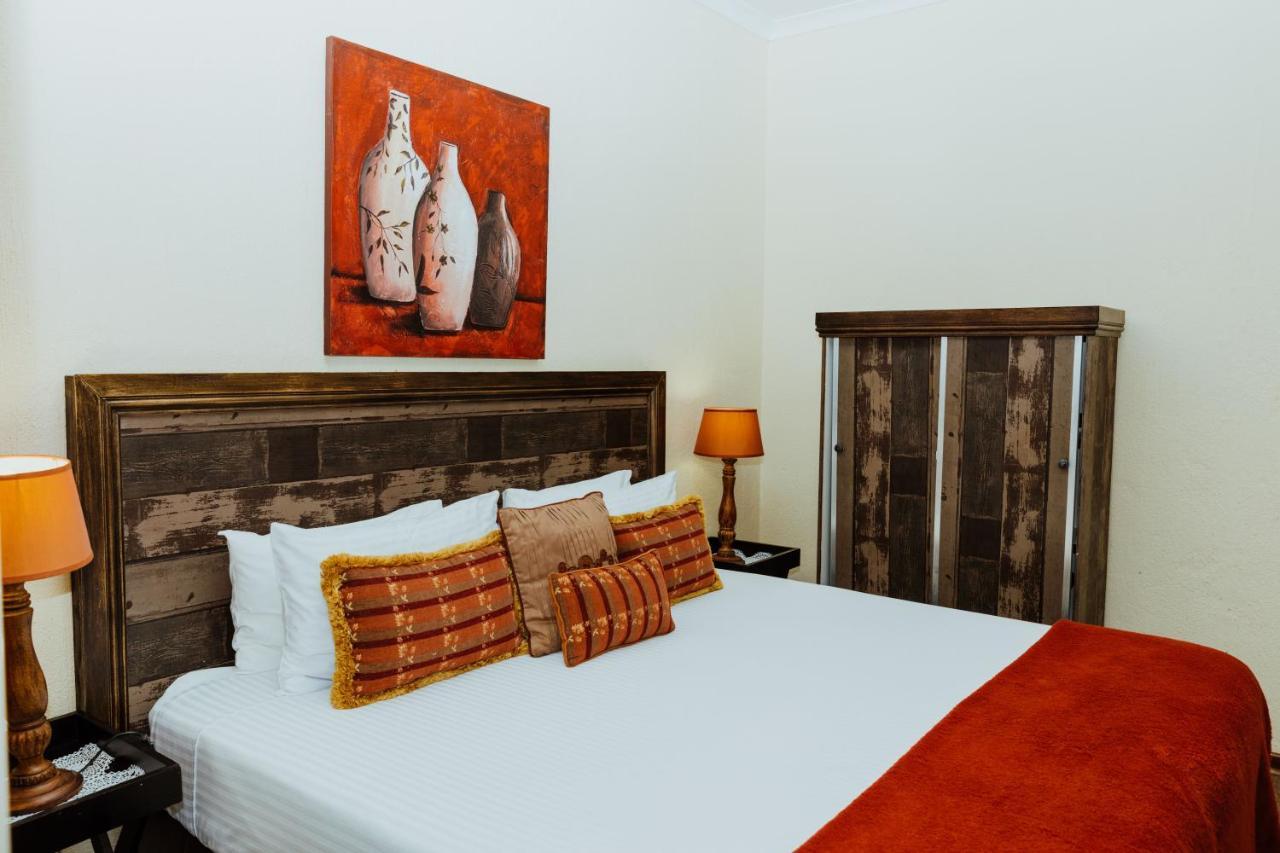 Double or Twin Room Garden View
