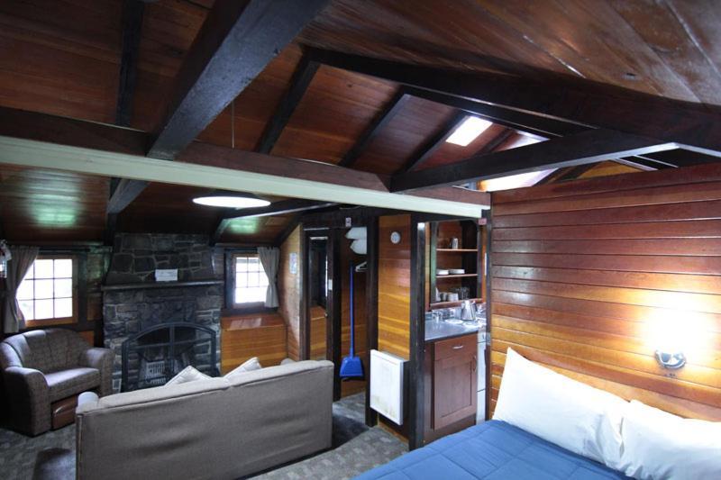 Two-Bedroom Bungalow,975256012:JPEG