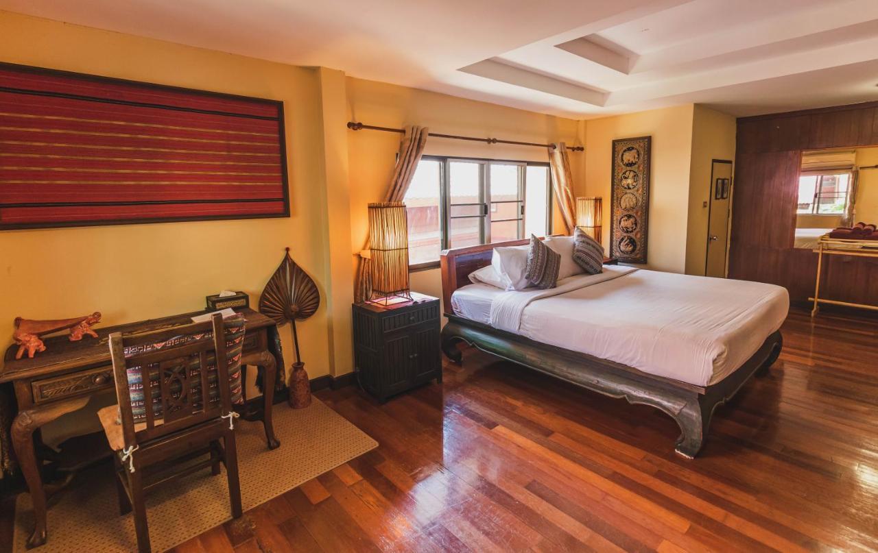 Superior Double or Twin Room,974695453:JPEG