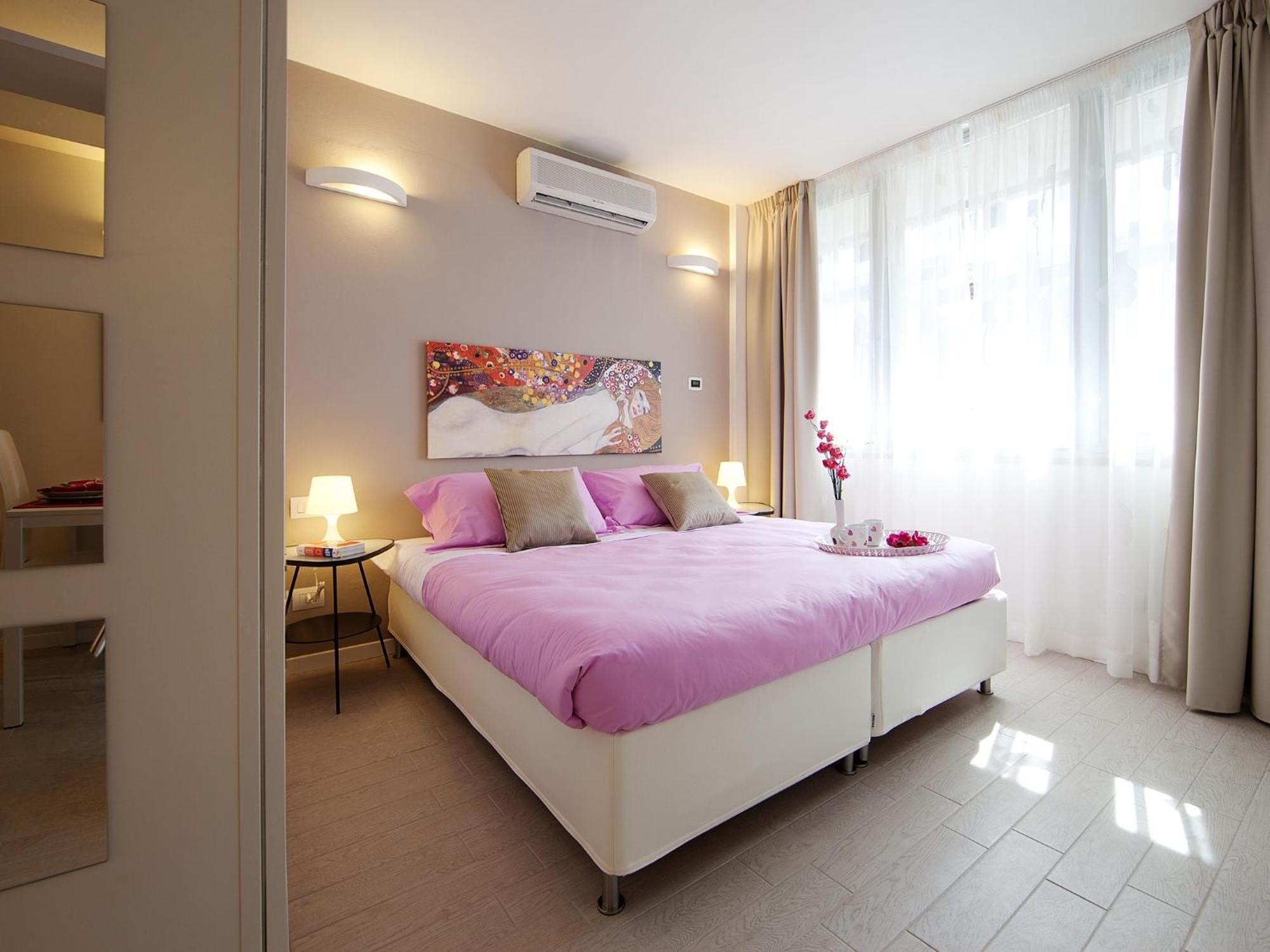 Studio Apartment with Free Parking,119248731:JPEG