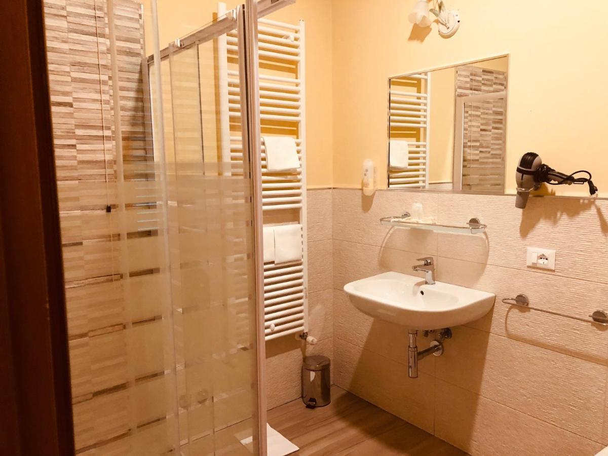 Deluxe Triple Room,1604072798:JPEG