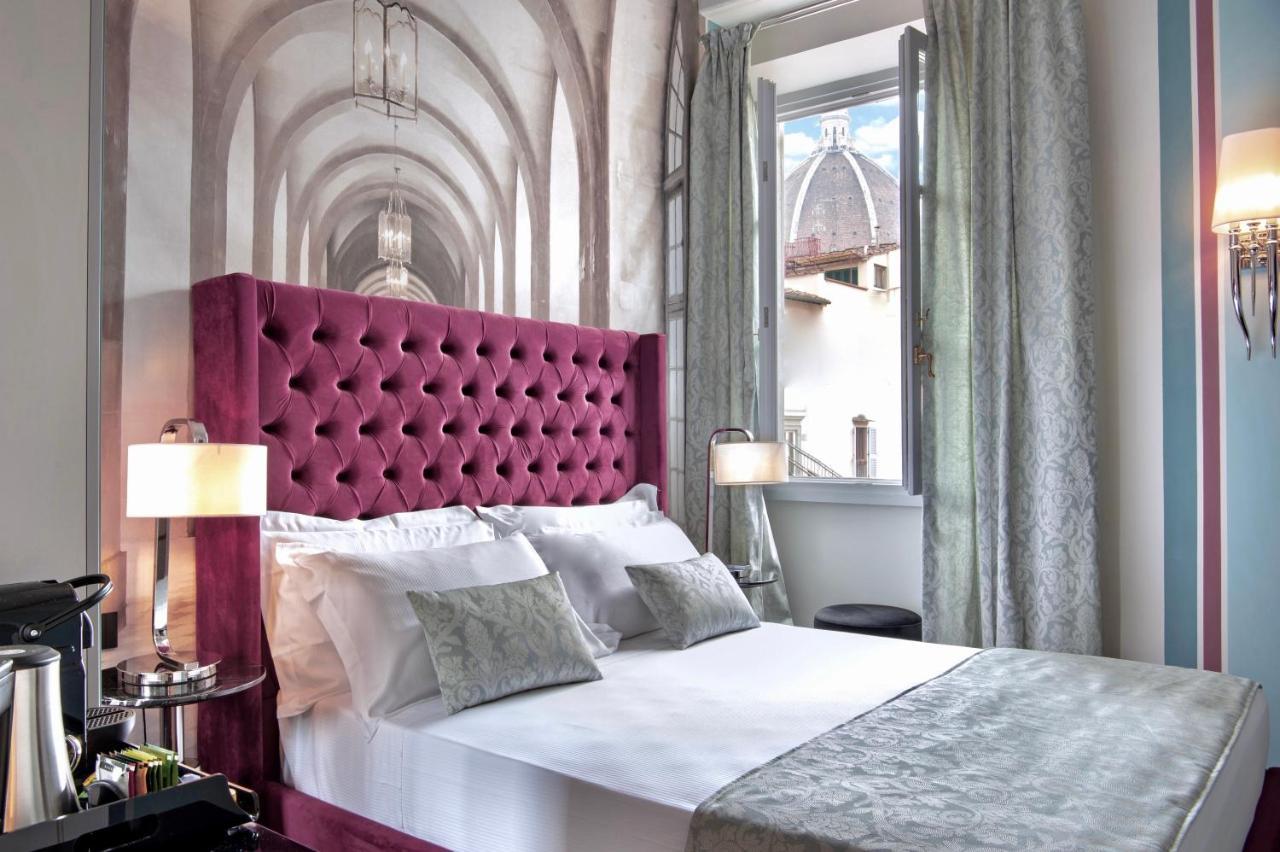 Superior Zimmer mit Queensize-Bett und Blick auf die Kathedrale