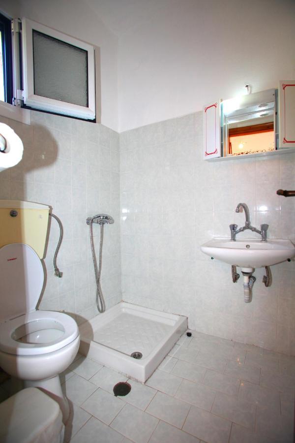 Habitación con 2 camas grandes