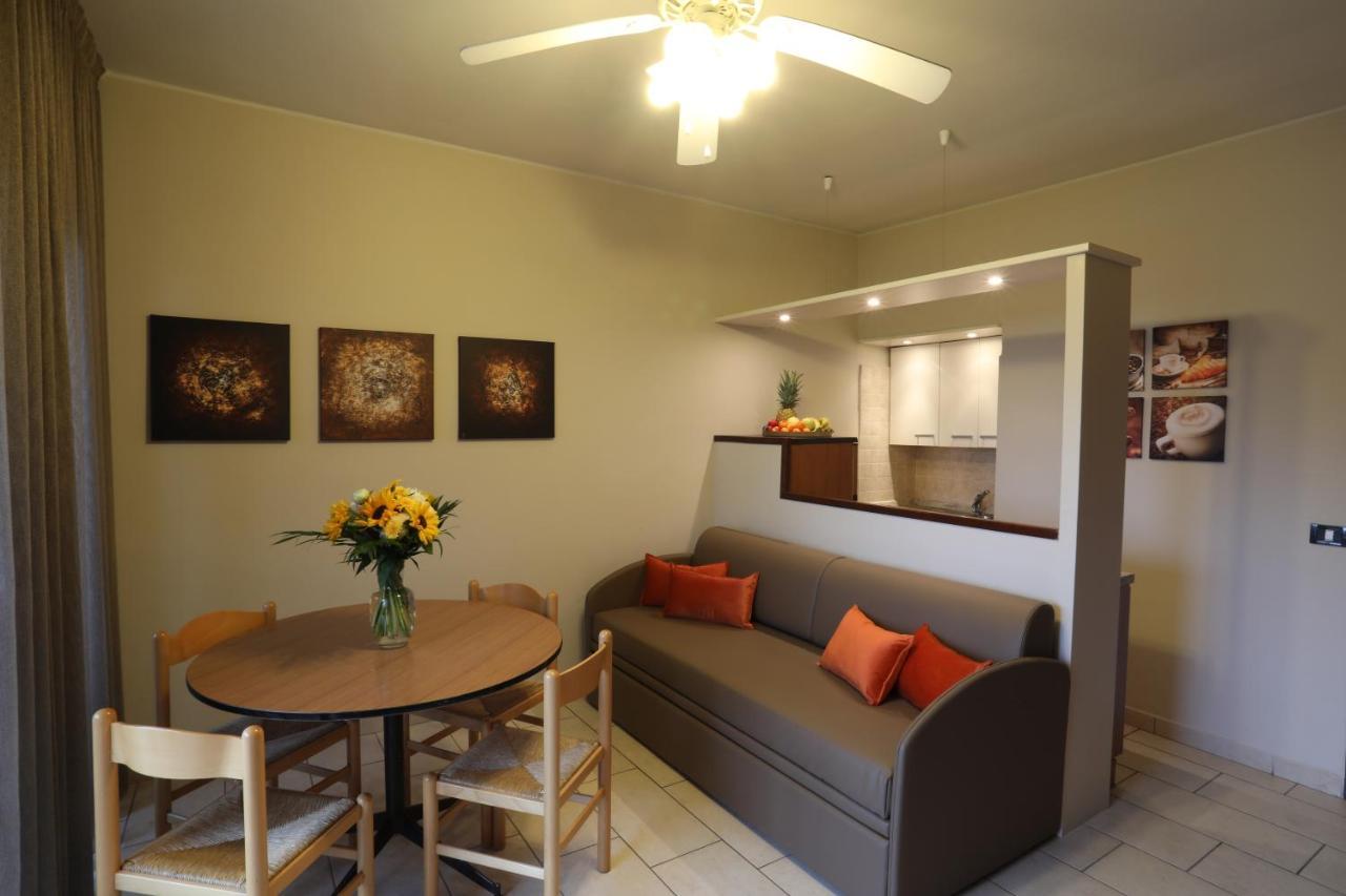 Two-Bedroom Apartment,999110292:JPEG