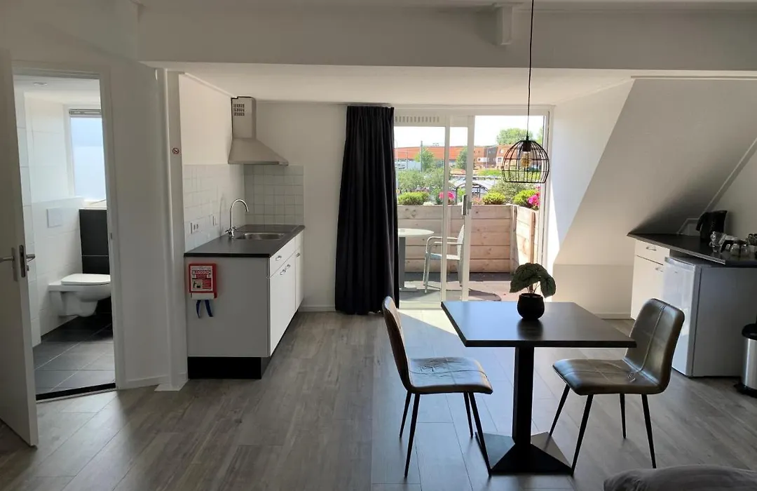 Slapen bij de Buurvrouw-1