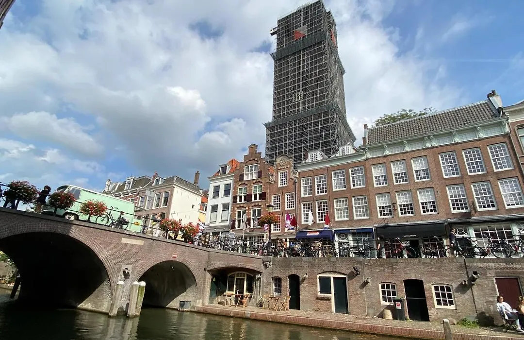 Slapen onder de Dom-1