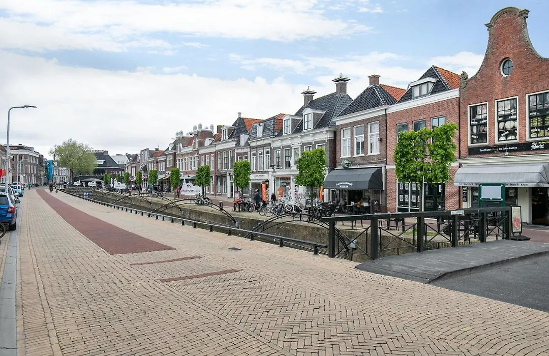 Snoozz Hotels Bolsward Boutique hotel zonder receptie met digitale sleutel-1