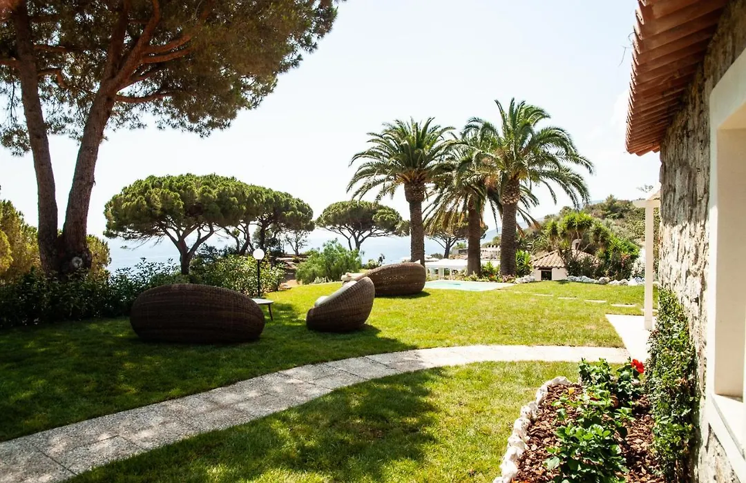 Resort Capo Bianco-1