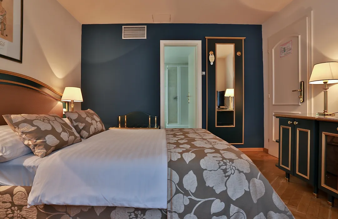 Elysee Hotel-1