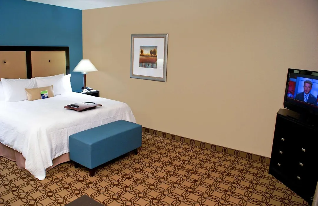 Hampton Inn & Suites Charlotte-Airport-1