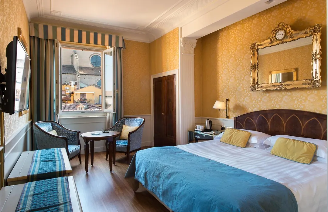 Art Hotel Orologio-1