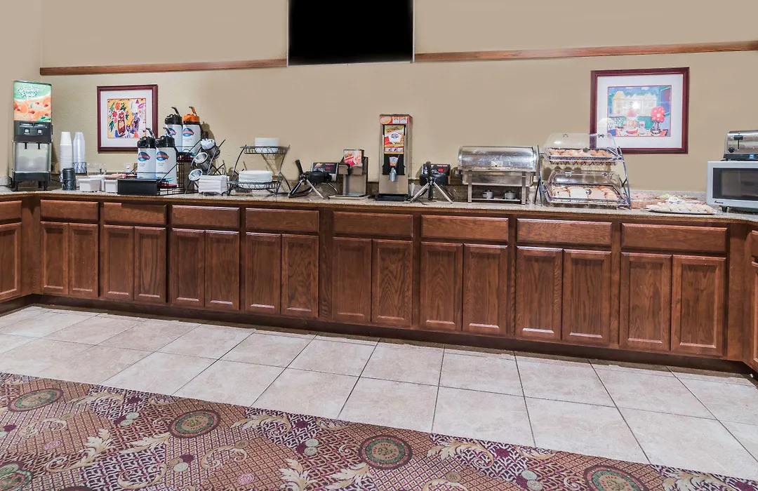 Ramada By Wyndham Fargo-1